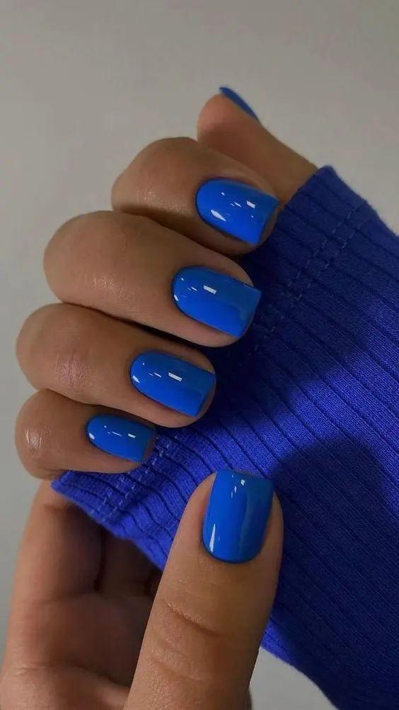 μπλε-ηλεκτρίκ-κοντά νύχια-ιδέες- μπλε-ηλεκτρίκ-κοντά νύχια-ιδέες-