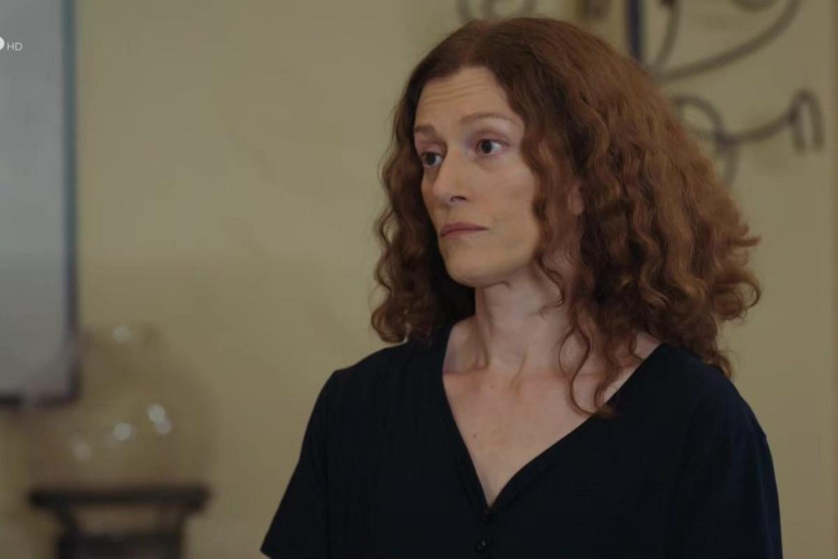 Η Γη της Ελιάς: H Χάιδω κάνει μια κατάθεση ψυχής στον αστυνόμο Κουράκο