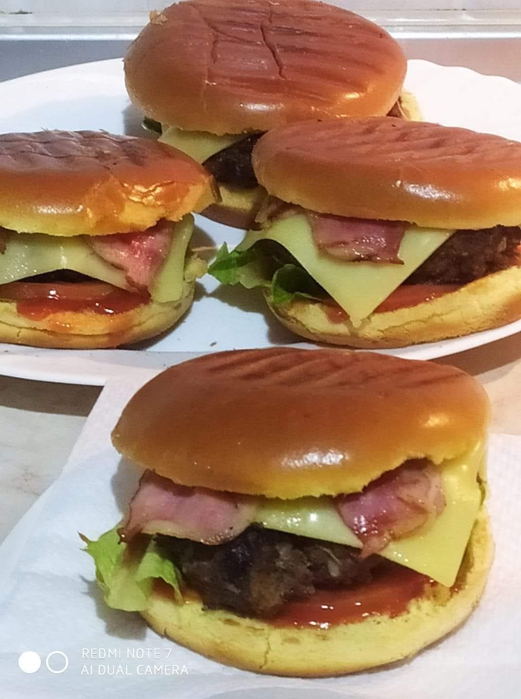 σπιτικά-cheeseburger-συνταγή- σπιτικά-cheeseburger-συνταγή-