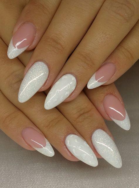 λευκά-νύχια-με-γκλίτερ-και-γαλλικό μανικιούρ-ιδέες-