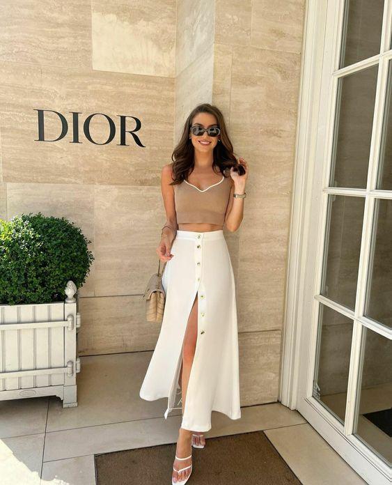 μπεζ-τοπ-με-μάξι-λευκή φούστα-ιδέες-
