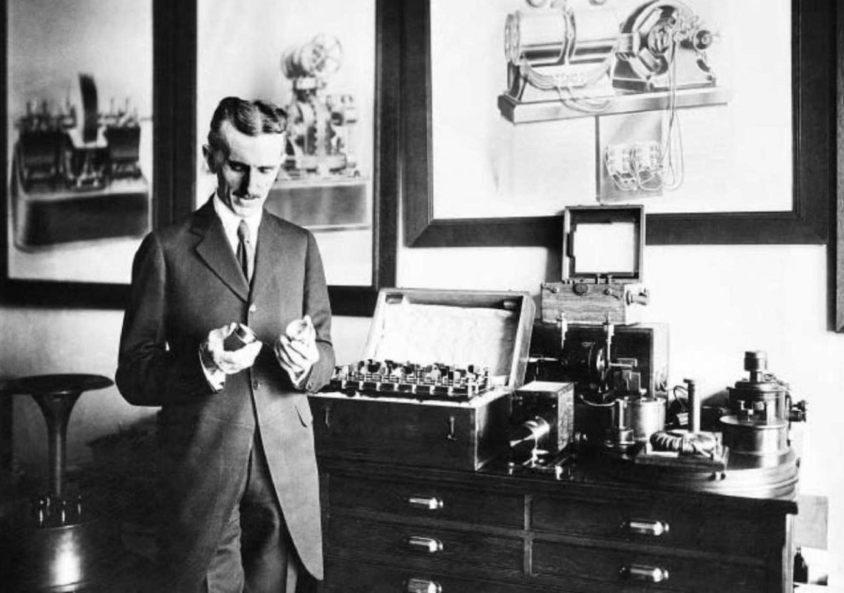 Nikola Tesla: Ο άνθρωπος ιδιοφυία που εφηύρε το μέλλον και άλλαξε τον κόσμο