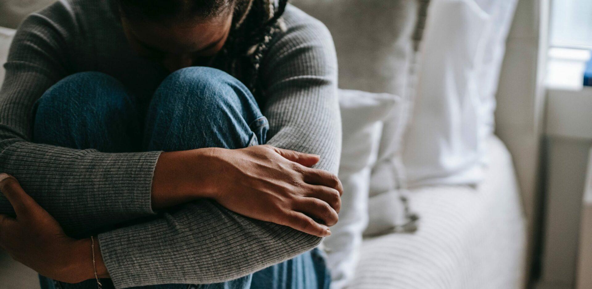 ο-άντρας-μου-κοιτάζει-πονηρά-τη-γειτόνισσα-