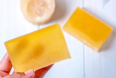 Καθαριστικό για το πάτωμα που κρατάει μακριά τα έντομα για πολύ καιρό