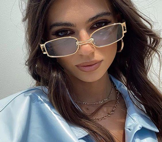 Τα μεταλλικά γυαλιά ηλίου είναι η τάση του καλοκαιριού και η Μαρκέλλα Γιαννάτου απο την Μάγισσα επέλεξε τα δικά της