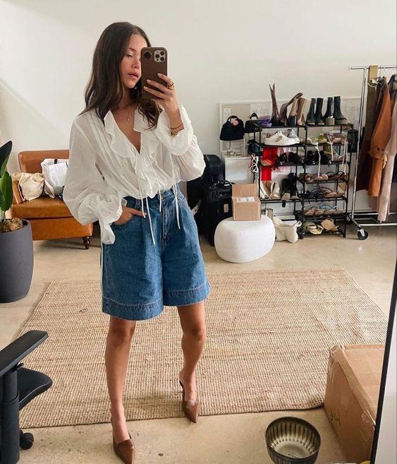 Η Σίσσυ Τουμάση απο το Προξενιό της Ιουλίας με τζιν βερμούδα που θα ερωτευθείς αυτό το καλοκαίρι