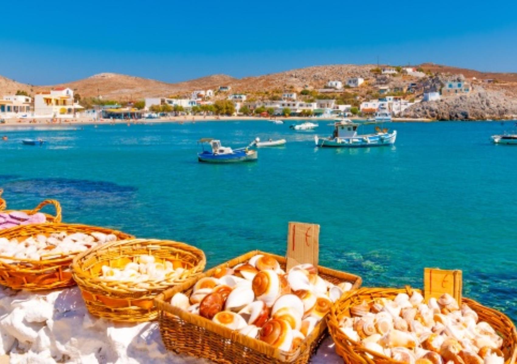 Ψέριμος: Ο ανέγγιχτος παράδεισος με τις δαντελωτές παραλίες – Ένας ιδανικό προορισμός για οικογενειακές διακοπές 