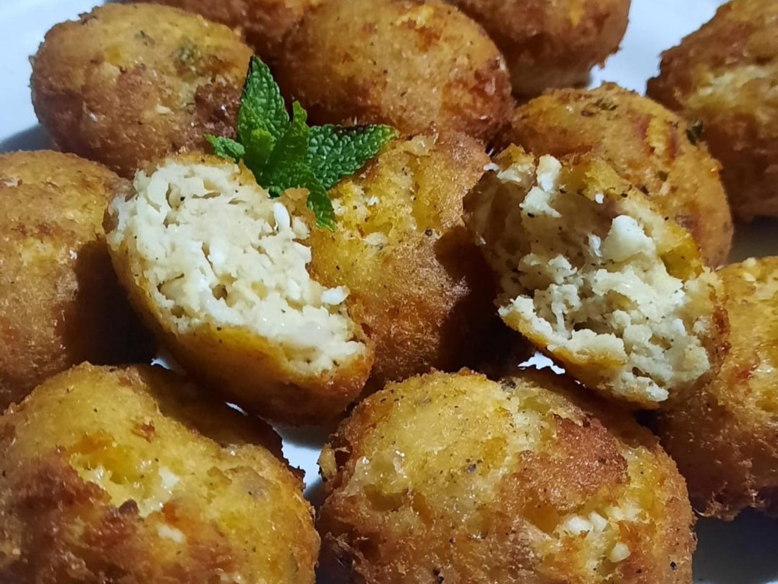 Τυροκροκέτες με το μπαγιάτικο ψωμί