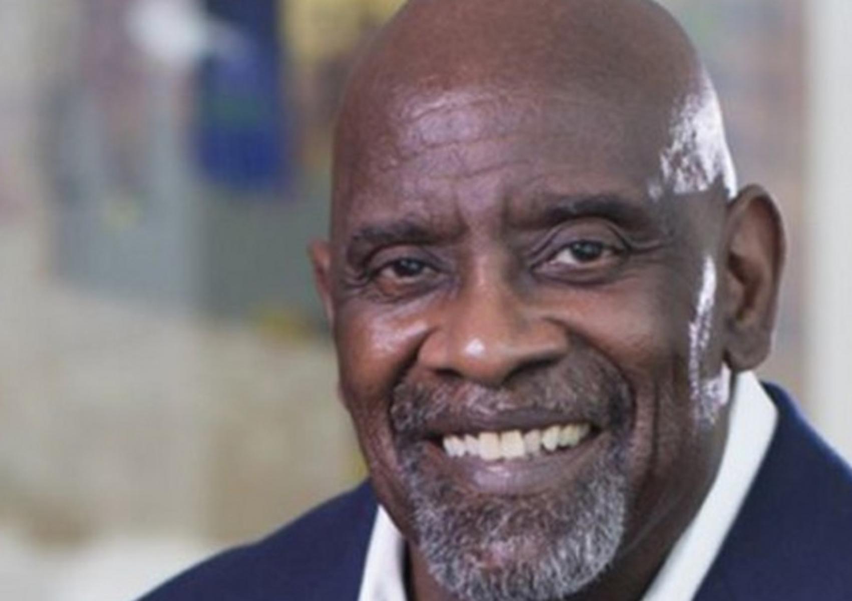 Chris Gardner: Η συγκλονιστική ιστορία του άστεγου που κατέληξε εκατομμυριούχος και έγινε ταινία με τον Will Smith