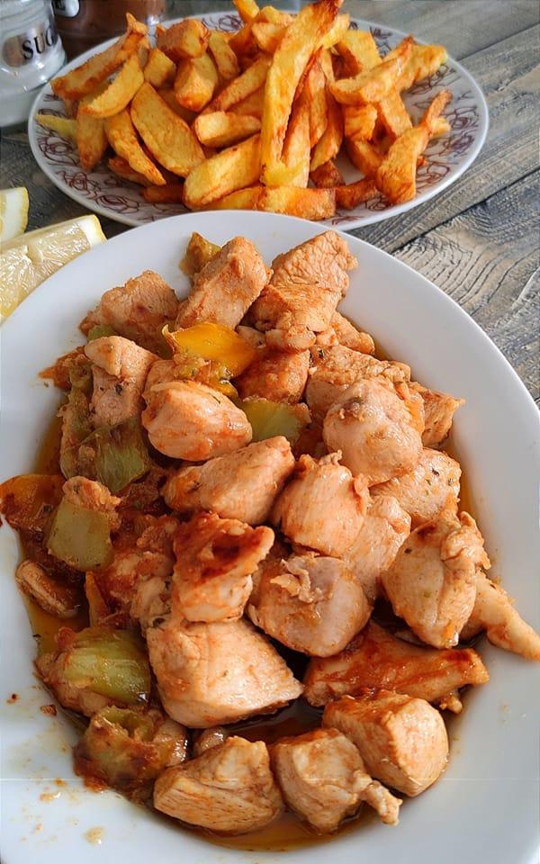 Τηγανιά-κοτόπουλο-με χρωματιστές πιπεριές-συνταγή- Τηγανιά-κοτόπουλο-με χρωματιστές πιπεριές-συνταγή-