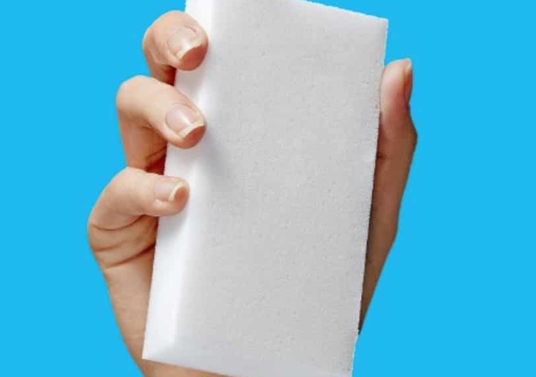 Σκόνη χνούδια και μαυρίλες από μούχλα στις σίτες: Πως να τις καθαρίσετε χωρίς να τις χαλάσετε