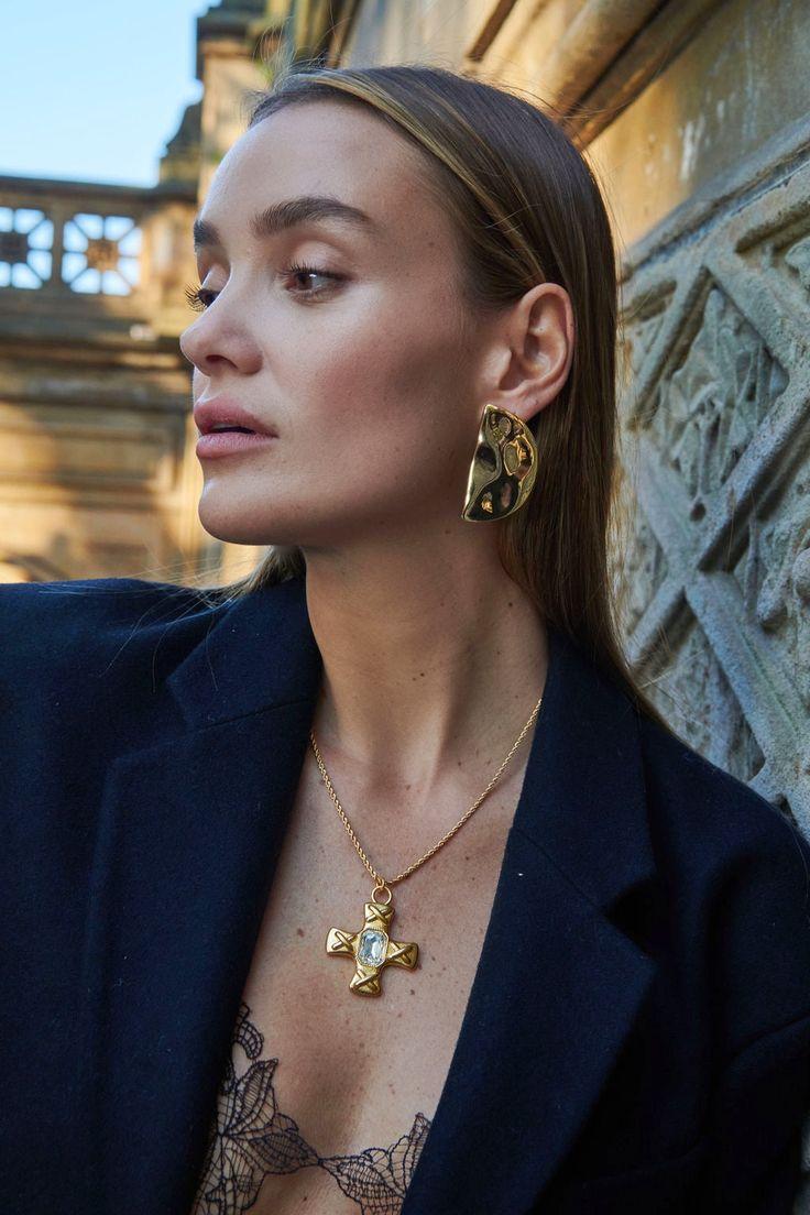 ιδέες-για-καλοκαιρινά-κοσμήματα-statement-σκουλαρίκια