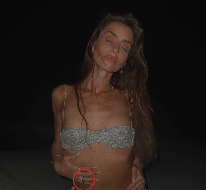 Γιώργος Σαμπάνης – Ιωάννα Σαρρή: Ανεβαίνει τα σκαλιά της εκκλησίας το ζευγάρι