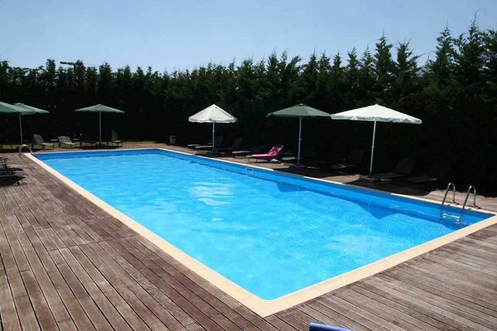 Καλοκαίρι-και-τριχόπτωση-το-χλώριο-της-πισίνας Καλοκαίρι-και-τριχόπτωση-το-χλώριο-της-πισίνας