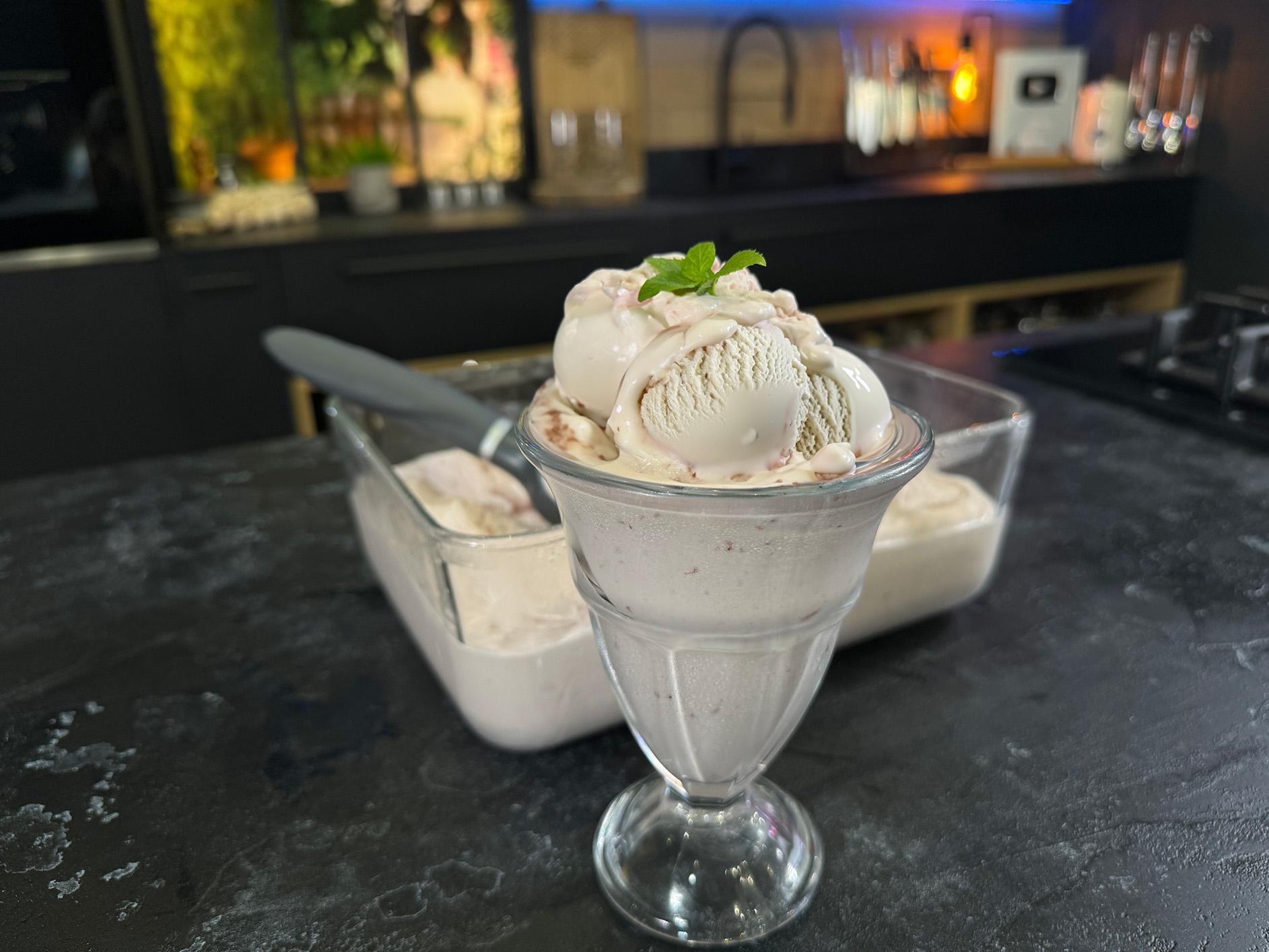 παγωτό-φράουλα-με-κεφίρ-συνταγή-