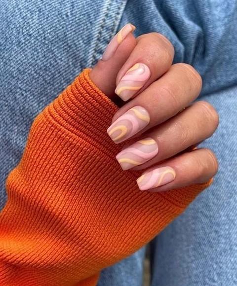 Ιδέες-για-παστέλ-αποχρώσεις-στα-νύχια-πρωτότυπα-σχέδια