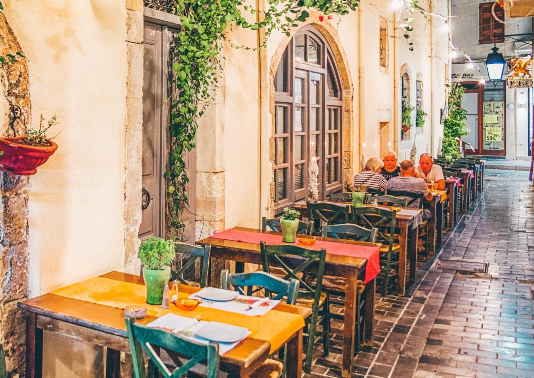 Ρέθυμνο: Ονειρεμένες διακοπές στην μαγευτική πόλη της Κρήτης με τους κρυμμένους θησαυρούς και την πλούσια ιστορία