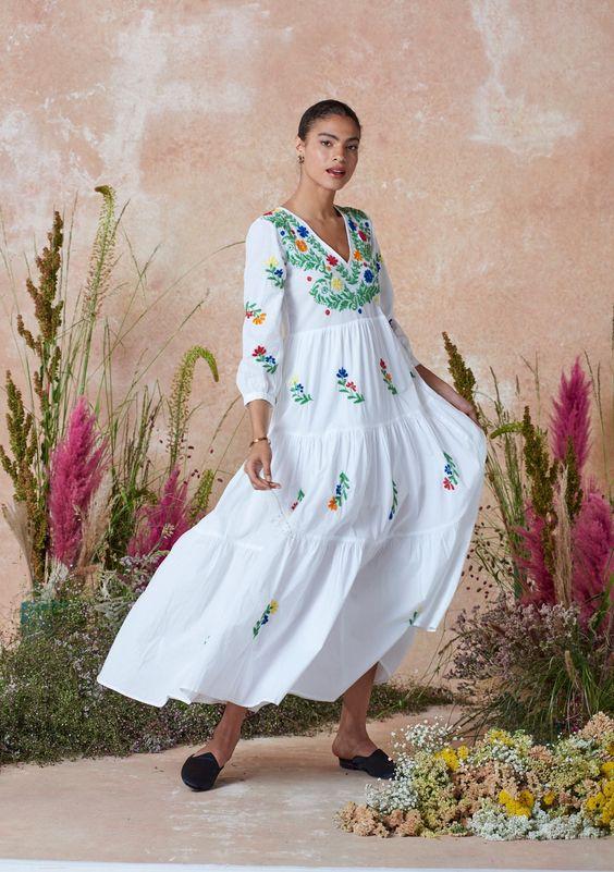 Δήμητρα Ματσούκα : Η Νέλλα απο τις Ψυχοκόρες με το απόλυτο island Look για τις διακοπές στο νησί