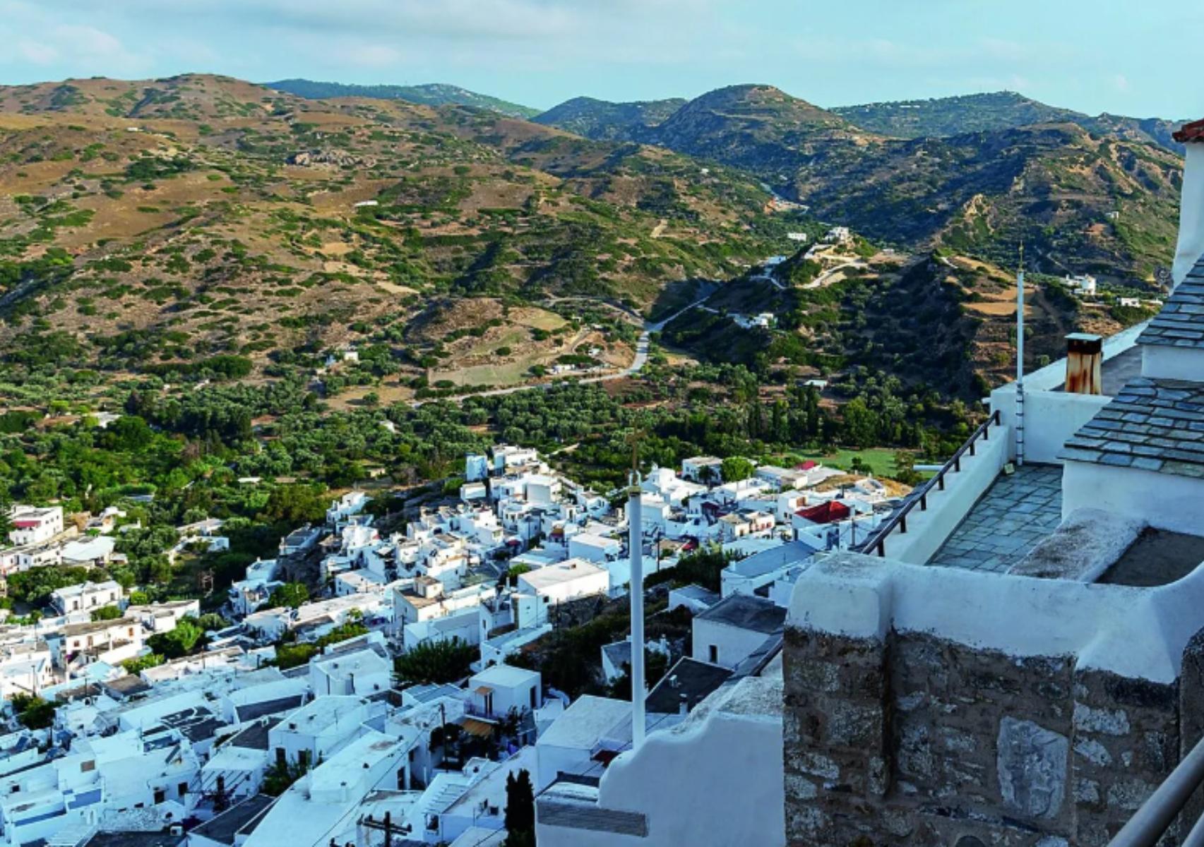 Σκύρος: Το μαγικό νησί των Σποράδων ιδανικό για οικογενειακές διακοπές