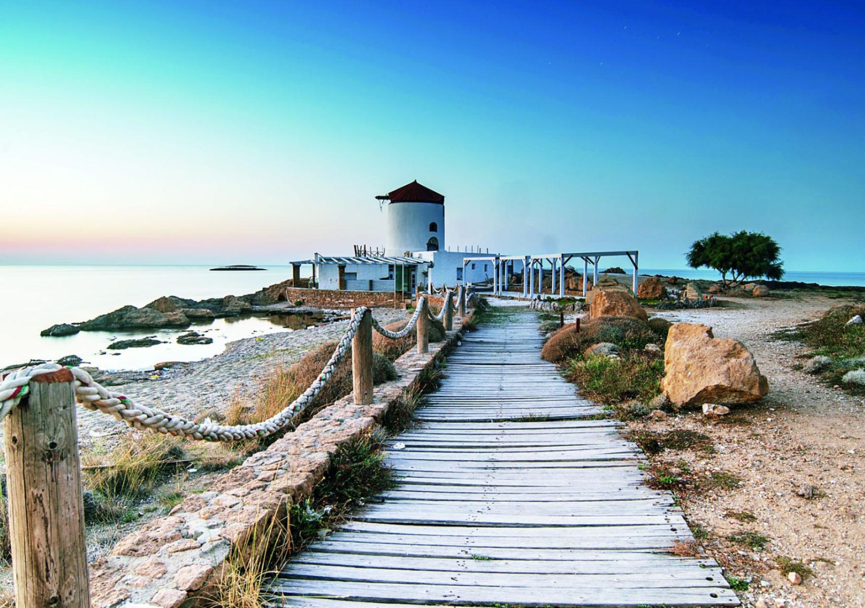 Σκύρος: Το μαγικό νησί των Σποράδων ιδανικό για οικογενειακές διακοπές