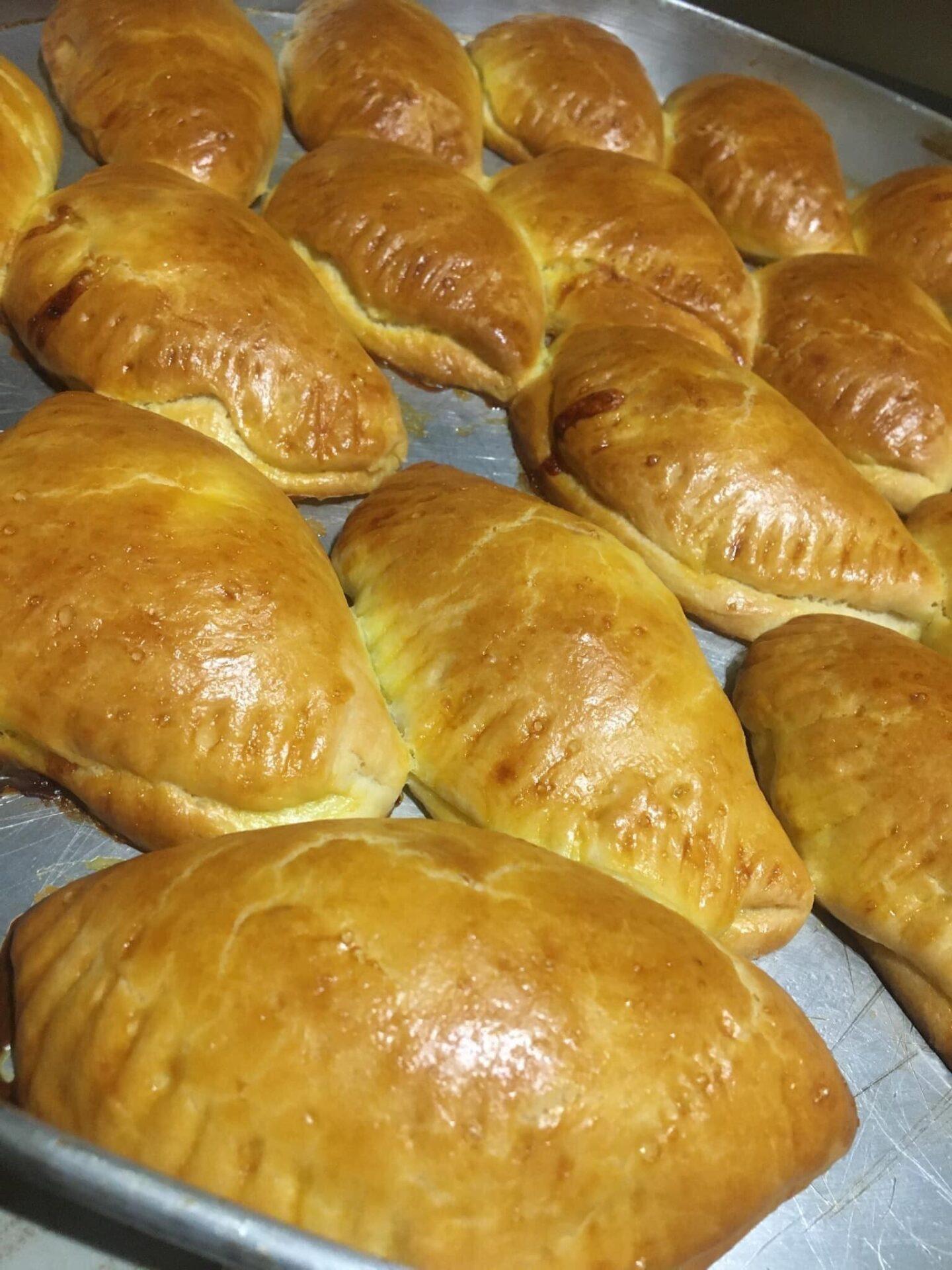 Τυροπιτάκια-με-γέμιση γιαουρτιού-συνταγή- Τυροπιτάκια-με-γέμιση γιαουρτιού-συνταγή-