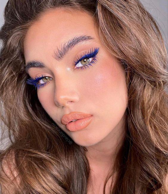 μπλε-ηλεκτρίκ-βλεφαρίδες-με-eye liner-ιδέες- μπλε-ηλεκτρίκ-βλεφαρίδες-με-eye liner-ιδέες-