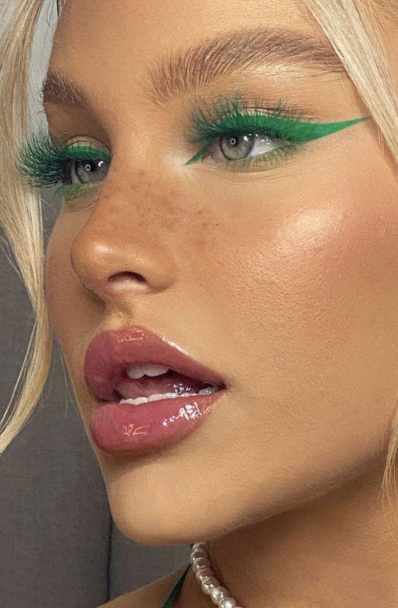 ιδέες-για-χρωματιστές βλεφαρίδες-στο-μακιγιάζ-Καλοκαίρι 2024- ιδέες-για-χρωματιστές βλεφαρίδες-στο-μακιγιάζ-Καλοκαίρι 2024-