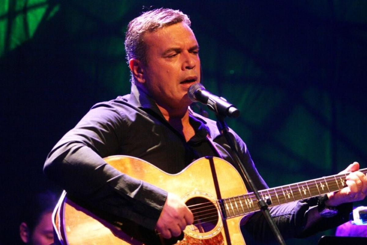 Μανώλης Λιδάκης: Στο νοσοκομείο ο γνωστός καλλιτέχνης – Ακύρωσε όλες τις συναυλίες του