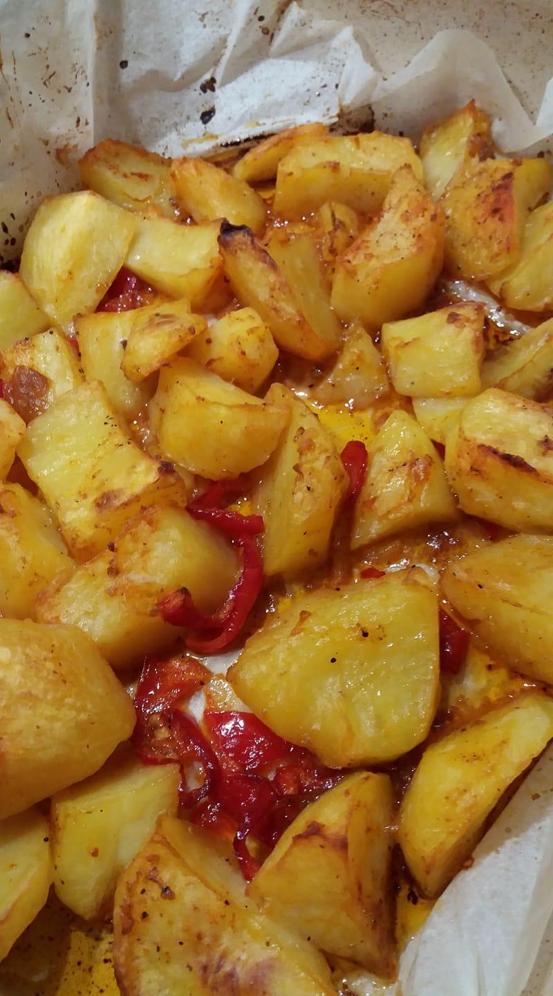 Μελωμένες-πατάτες-φούρνου-με-λεμόνι-και-πάπρικα-συνταγή Μελωμένες-πατάτες-φούρνου-με-λεμόνι-και-πάπρικα-συνταγή