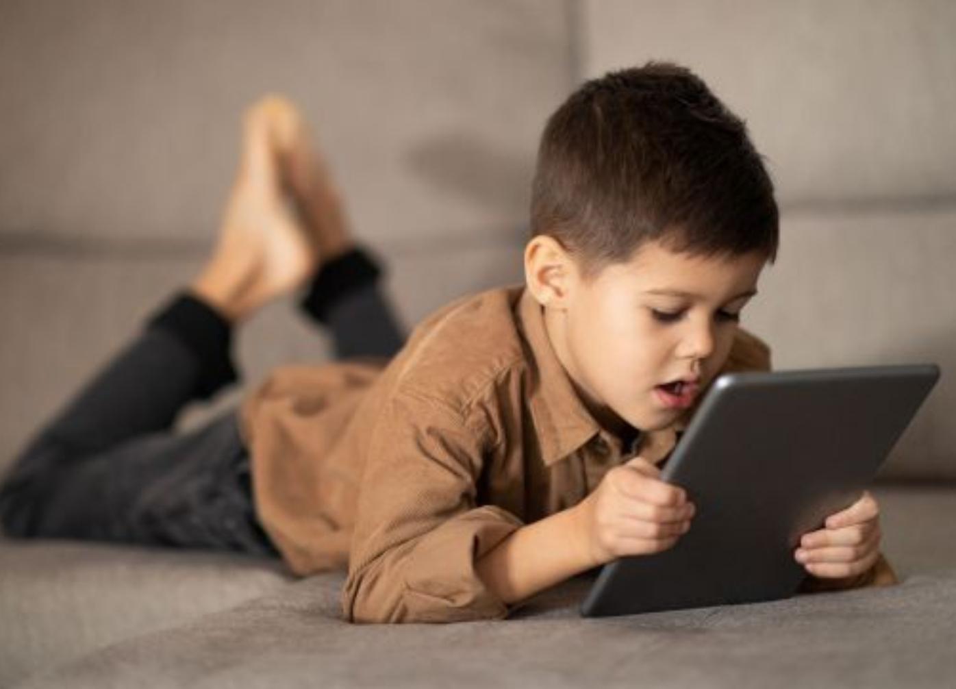 8-εύκολοι-τρόποι-να-κρατήσετε-το-παιδί-σας-μακριά-από-την-οθόνη 8-εύκολοι-τρόποι-να-κρατήσετε-το-παιδί-σας-μακριά-από-την-οθόνη
