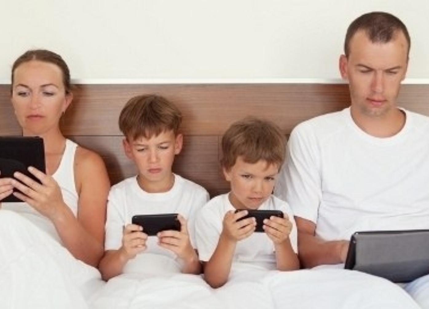 8-εύκολοι-τρόποι-να-κρατήσετε-το-παιδί-σας-μακριά-από-την-οθόνη 8-εύκολοι-τρόποι-να-κρατήσετε-το-παιδί-σας-μακριά-από-την-οθόνη