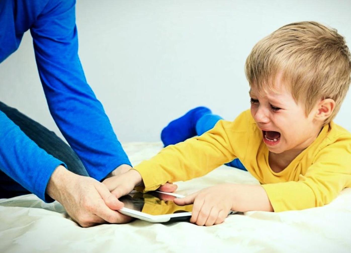 8-εύκολοι-τρόποι-να-κρατήσετε-το-παιδί-σας-μακριά-από-την-οθόνη 8-εύκολοι-τρόποι-να-κρατήσετε-το-παιδί-σας-μακριά-από-την-οθόνη