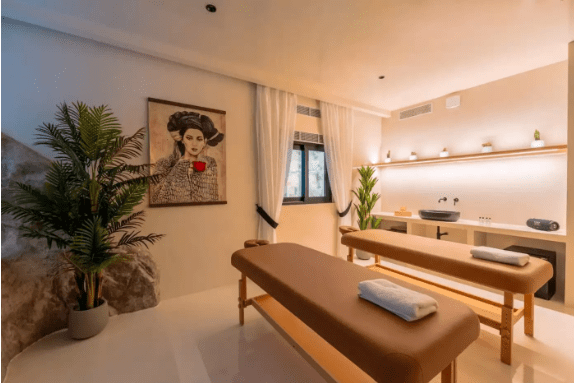 Νίκος Οικονομόπουλος: Το υπερπολυτελές ξενοδοχείο που άνοιξε στη Μύκονο ( Φωτογραφίες )