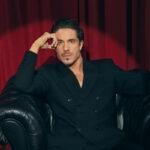 Νίκος Οικονομόπουλος-