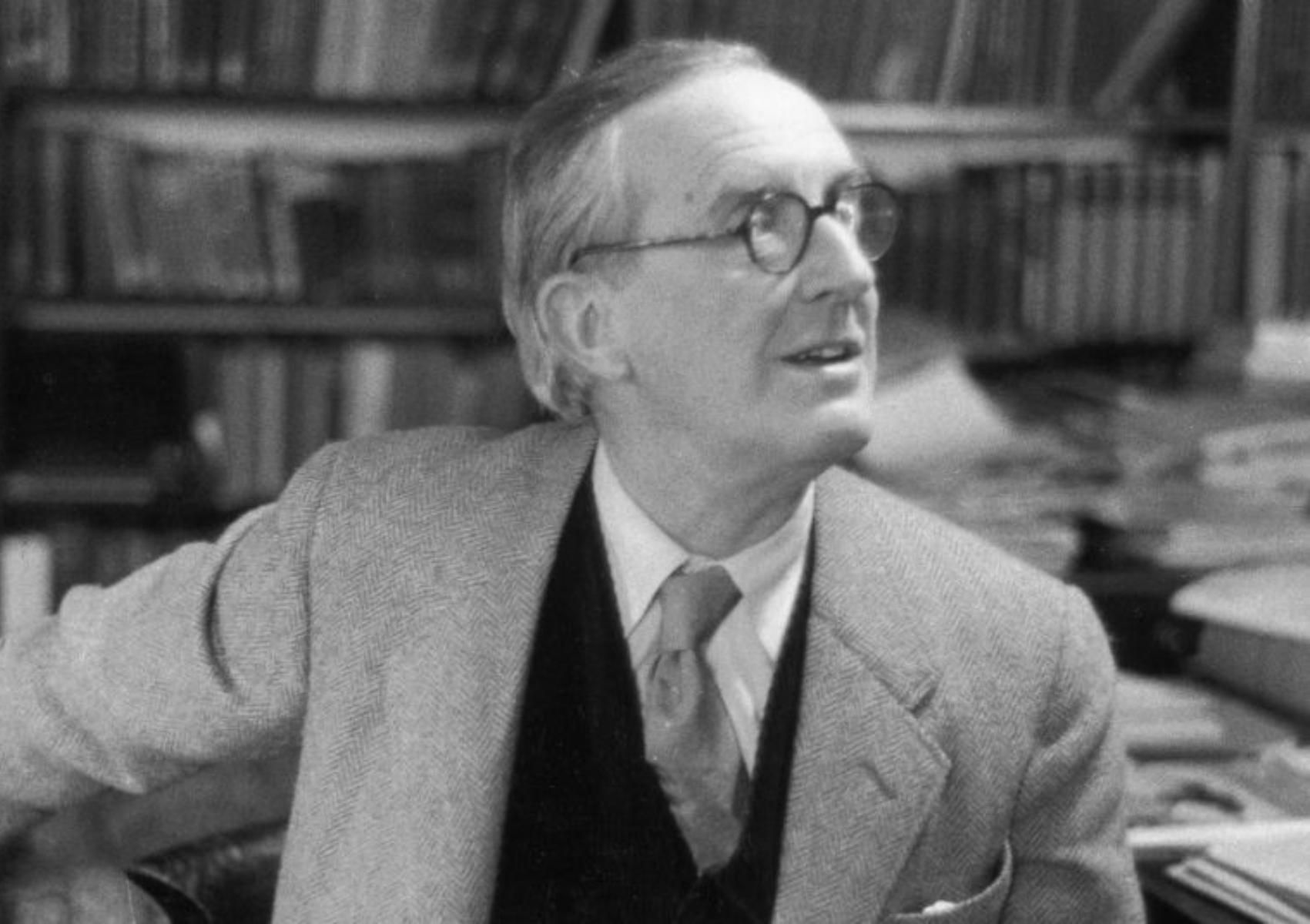 J. R. R. Tolkien: Η ιστορία της ζωή του πατέρα της φανταστικής λογοτεχνίας που άφησε εποχή