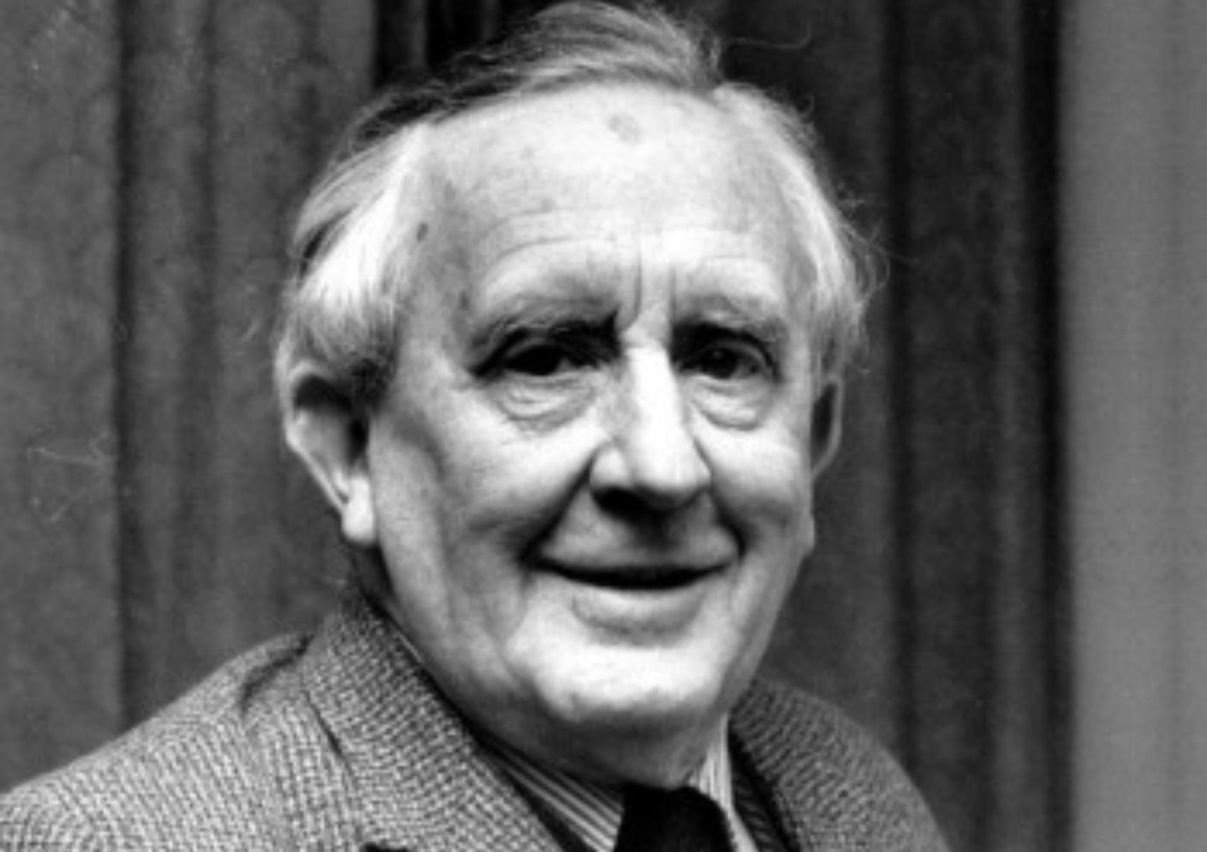 J. R. R. Tolkien: Η ιστορία της ζωή του πατέρα της φανταστικής λογοτεχνίας που άφησε εποχή