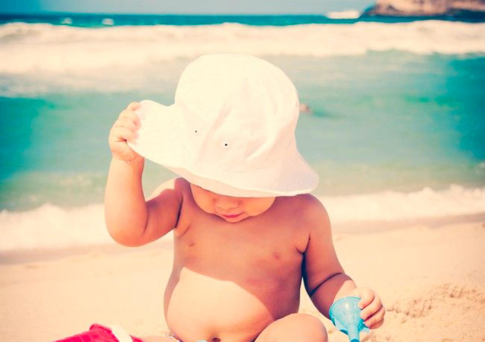 Ήλιος και μικρά παιδιά: Ποιοι οι κίνδυνοι και πως να τα προστατέψουμε