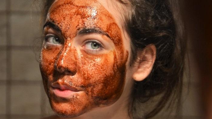 σπιτική μάσκα-προσώπου-με-γαρίφαλο-για-ρυτίδες- σπιτική μάσκα-προσώπου-με-γαρίφαλο-για-ρυτίδες-