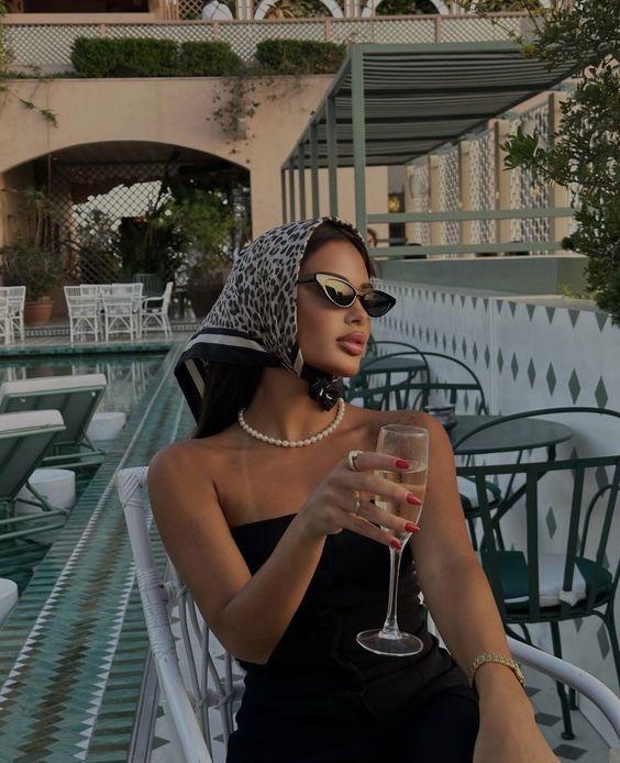 Ιδέες-για-να-φορέσεις-το-μαντήλι-στα-μαλλιά-babushka