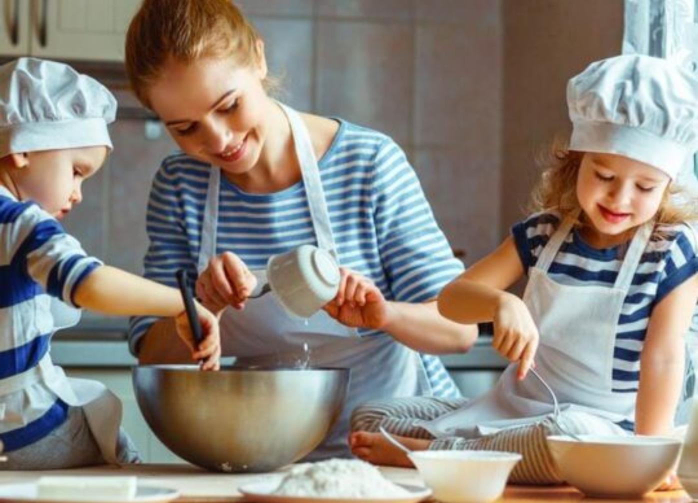 Συμβουλές-για-γονείς-Εύκολοι-τρόποι-για-να-φάει-το-νήπιο-σας-όλο-του-το-φαγητό-μαγειρέψτε-μαζί Συμβουλές-για-γονείς-Εύκολοι-τρόποι-για-να-φάει-το-νήπιο-σας-όλο-του-το-φαγητό-μαγειρέψτε-μαζί