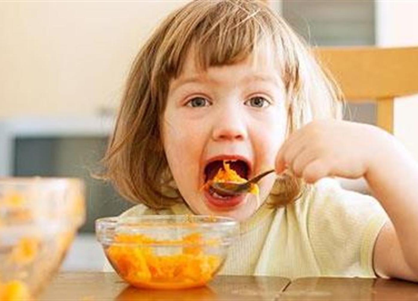 Συμβουλές-για-γονείς-Εύκολοι-τρόποι-για-να-φάει-το-νήπιο-σας-όλο-του-το-φαγητό-αφήστε-το-να-φάει-μόνο-του Συμβουλές-για-γονείς-Εύκολοι-τρόποι-για-να-φάει-το-νήπιο-σας-όλο-του-το-φαγητό-αφήστε-το-να-φάει-μόνο-του