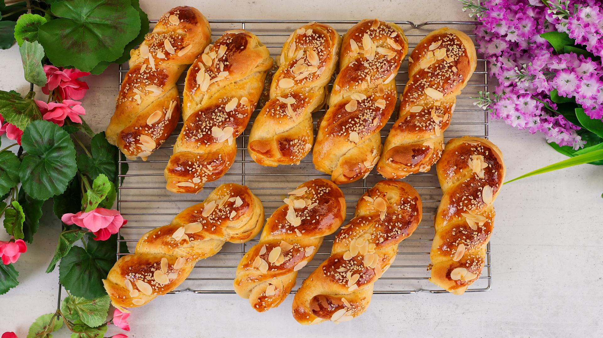 ατομικά-τσουρέκια-για-τη-παραλία-συνταγή- ατομικά-τσουρέκια-για-τη-παραλία-συνταγή-