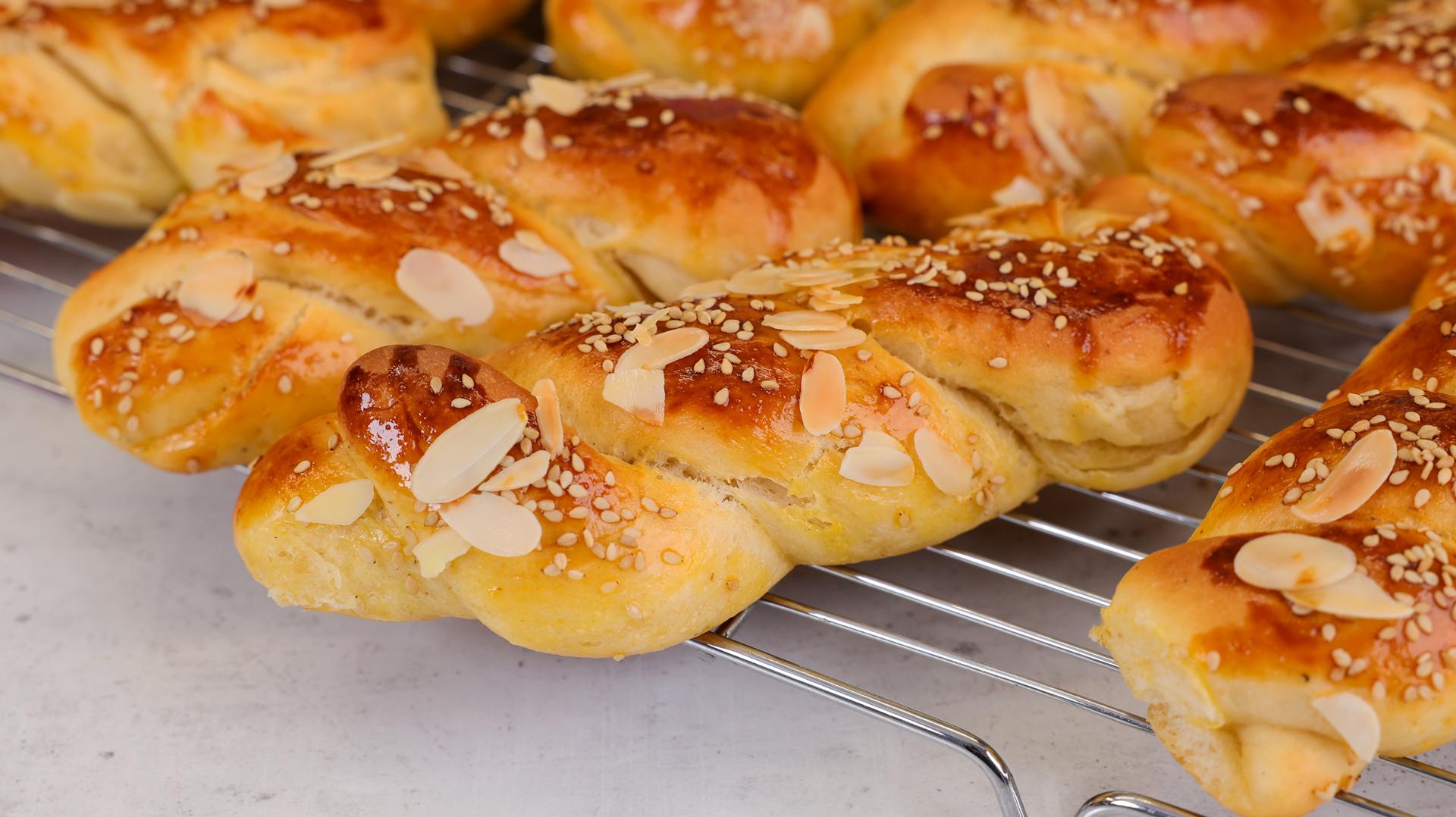 ατομικά-τσουρέκια-για-τη-παραλία-συνταγή- ατομικά-τσουρέκια-για-τη-παραλία-συνταγή-