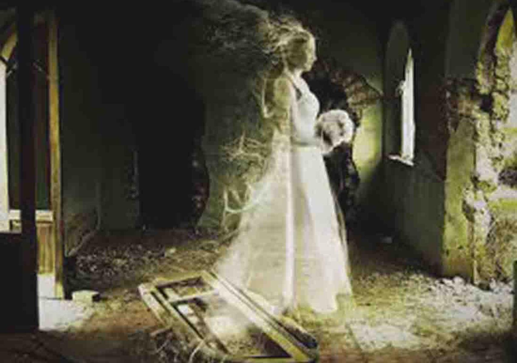 Αληθινές ιστορίες πνευμάτων φαντασμάτων και στοιχειωμένων σπιτιών μέσα από μαρτυρίες που θα σας κάνουν να ανατριχιάσετε