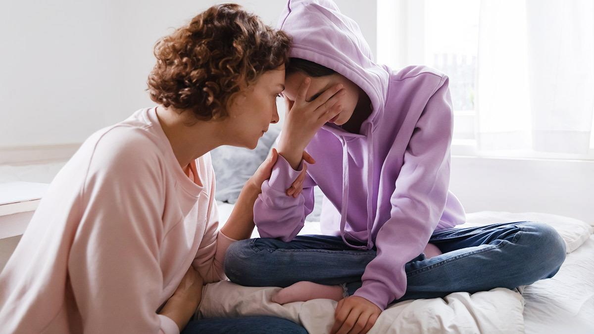 Όλα όσα οφείλουν να αποφεύγουν οι γονείς με παιδιά στην εφηβεία