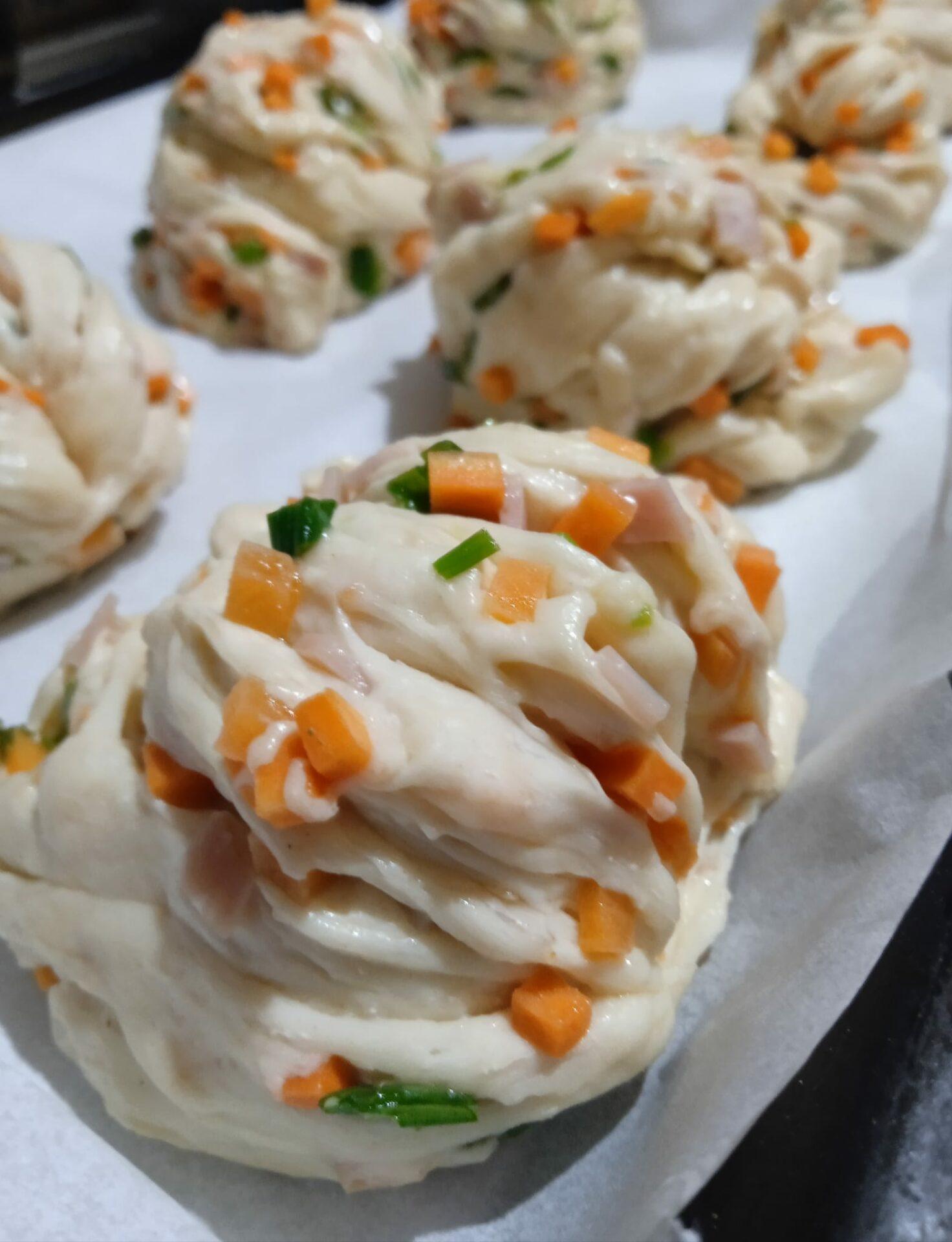 Αφράτα-ψωμάκια-με λαχανικά-συνταγή- Αφράτα-ψωμάκια-με λαχανικά-συνταγή-