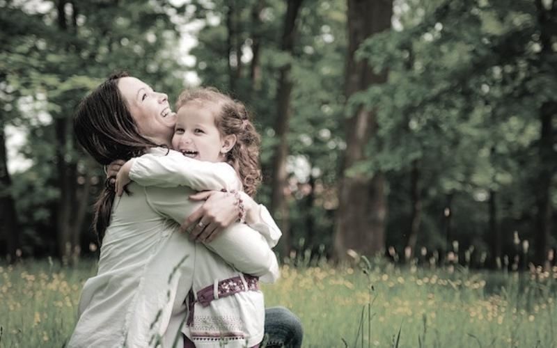 Η-αγάπη-της-μάνας-είναι-ότι-πολυπότερο-όμως-πολλές-φορές-γίνεται-θηλιά-υπερπροστασίας Η-αγάπη-της-μάνας-είναι-ότι-πολυπότερο-όμως-πολλές-φορές-γίνεται-θηλιά-υπερπροστασίας