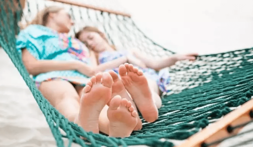 Sleep tourism: Η νέα τάση των millenials στις διακοπές