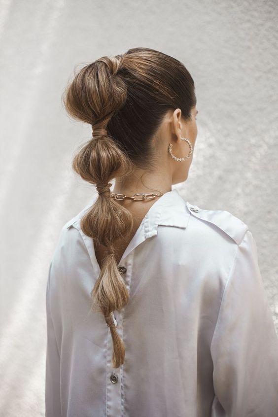 ιδέες-για-χτενίσματα-για-την-πρώτη-ημέρα-στο-σχολείο-bubble-ponytail-πιασμένα-με-τούφες-μαλλιών ιδέες-για-χτενίσματα-για-την-πρώτη-ημέρα-στο-σχολείο-bubble-ponytail-πιασμένα-με-τούφες-μαλλιών