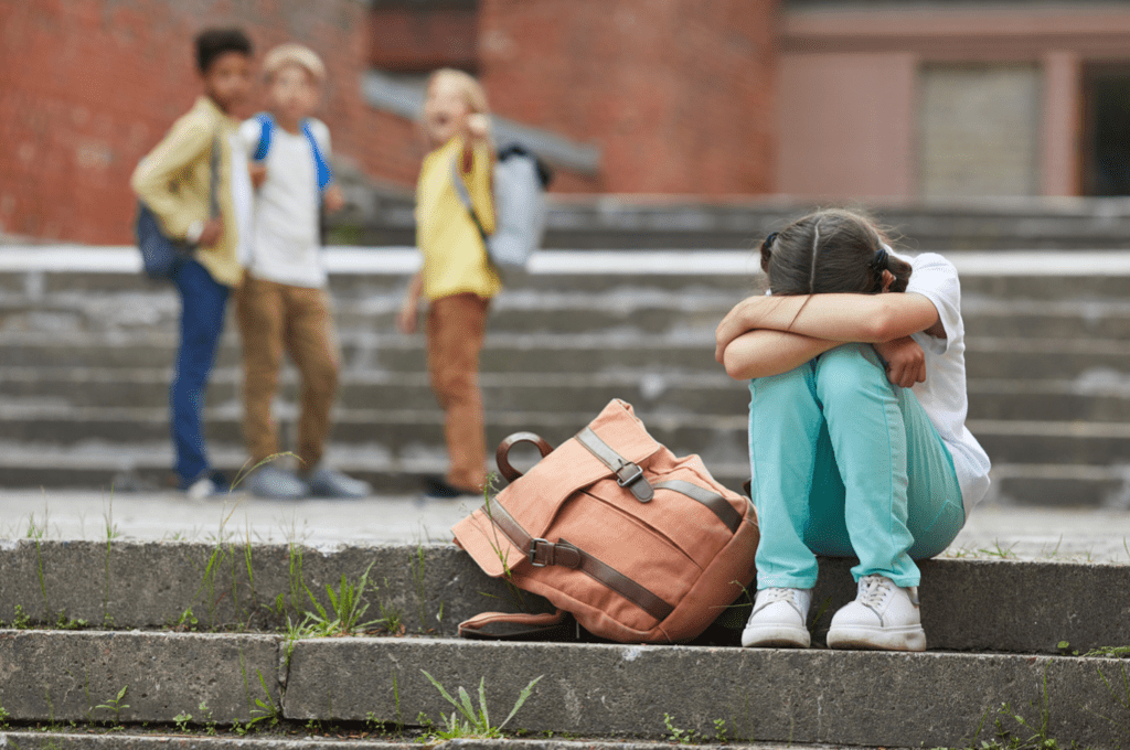 Back-to-School-2024-Τρόποι-να-προστατεύσετε-στα-παιδιά-σας-από-τον-σχολικό-εκφοβισμό Back-to-School-2024-Τρόποι-να-προστατεύσετε-στα-παιδιά-σας-από-τον-σχολικό-εκφοβισμό